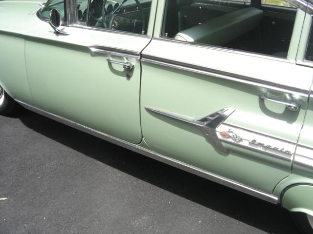 1960 impala 4dr sedan grn 48.JPG